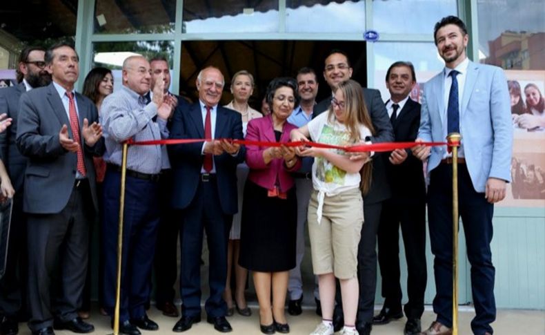 Bornova Belediyesi’nden engelleri kaldıracak bir proje daha